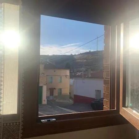 Ferienhaus La Cuesta Verde. Mini Hogar Adrada de Haza