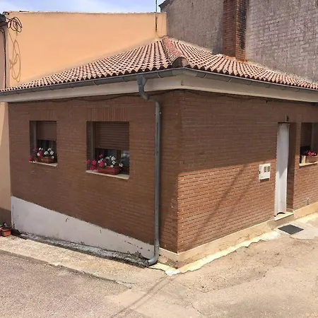 La Cuesta Verde. Mini Hogar Adrada de Haza