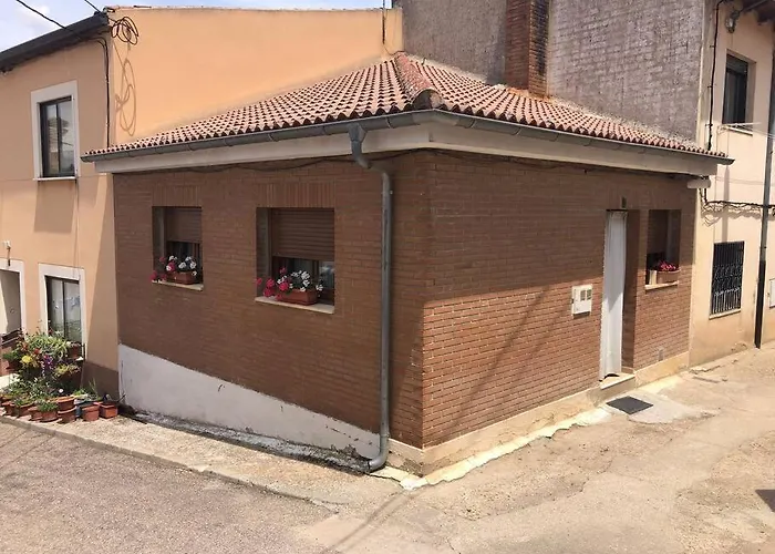 La Cuesta Verde. Mini Hogar Adrada de Haza